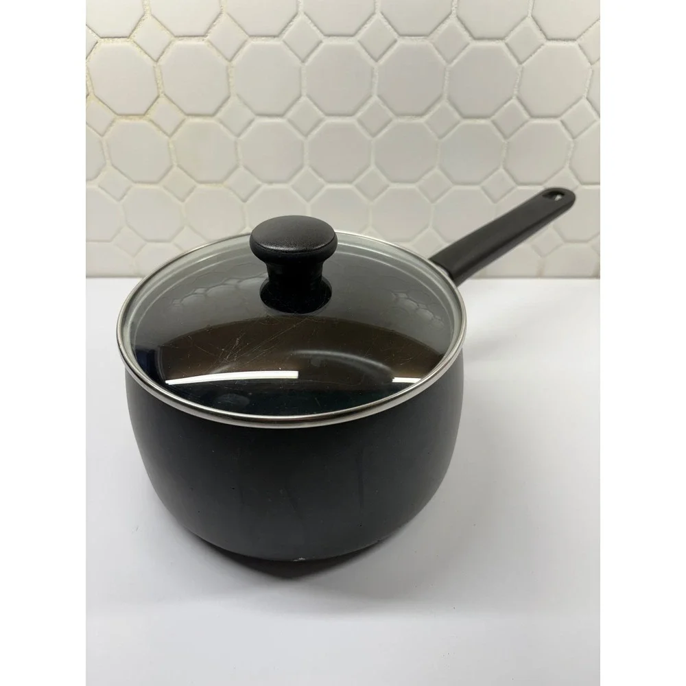 The Pampered Chef Saucepan 2qt Black Non-Stick Glass Lid Cookware
